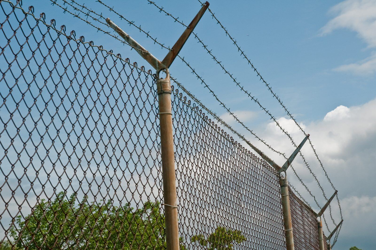 3 Ways Perimeter Fencing Will Deter Thieves - Brunel